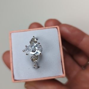 Fragrant Jewels Size 9 Ring Pear-Shape CZ NWOT